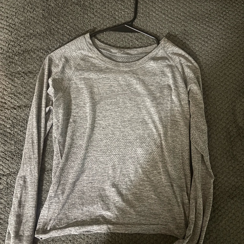 lululemon athletica Gray Long Sleeve Tee